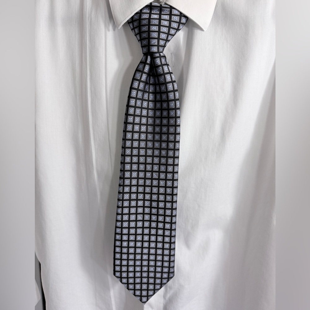 Tommy Hilfiger Blue and Silver Checkered Silk Tie